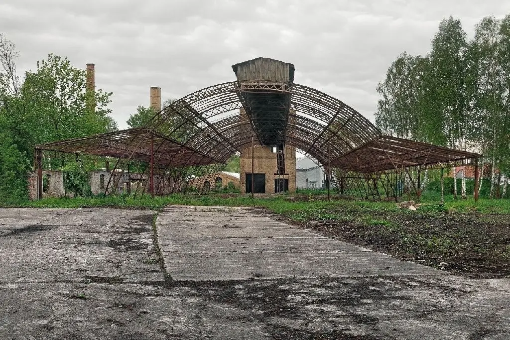 Morbider Charme: die fragilen Überreste einer Bogenhalle der Walz- und Hüttenwerke in Eberswalde