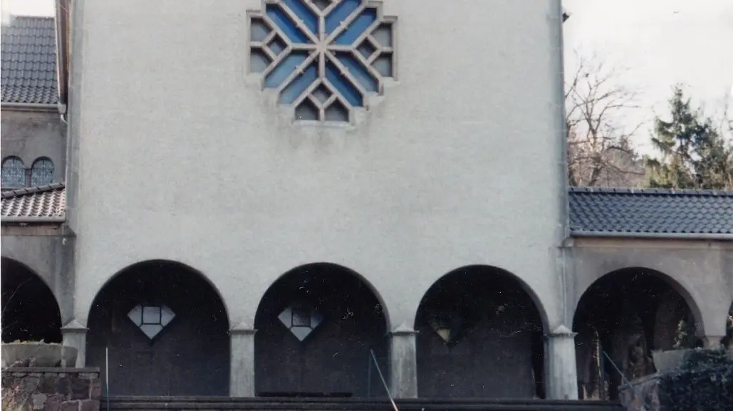 Der Eingang zum Krematorium.