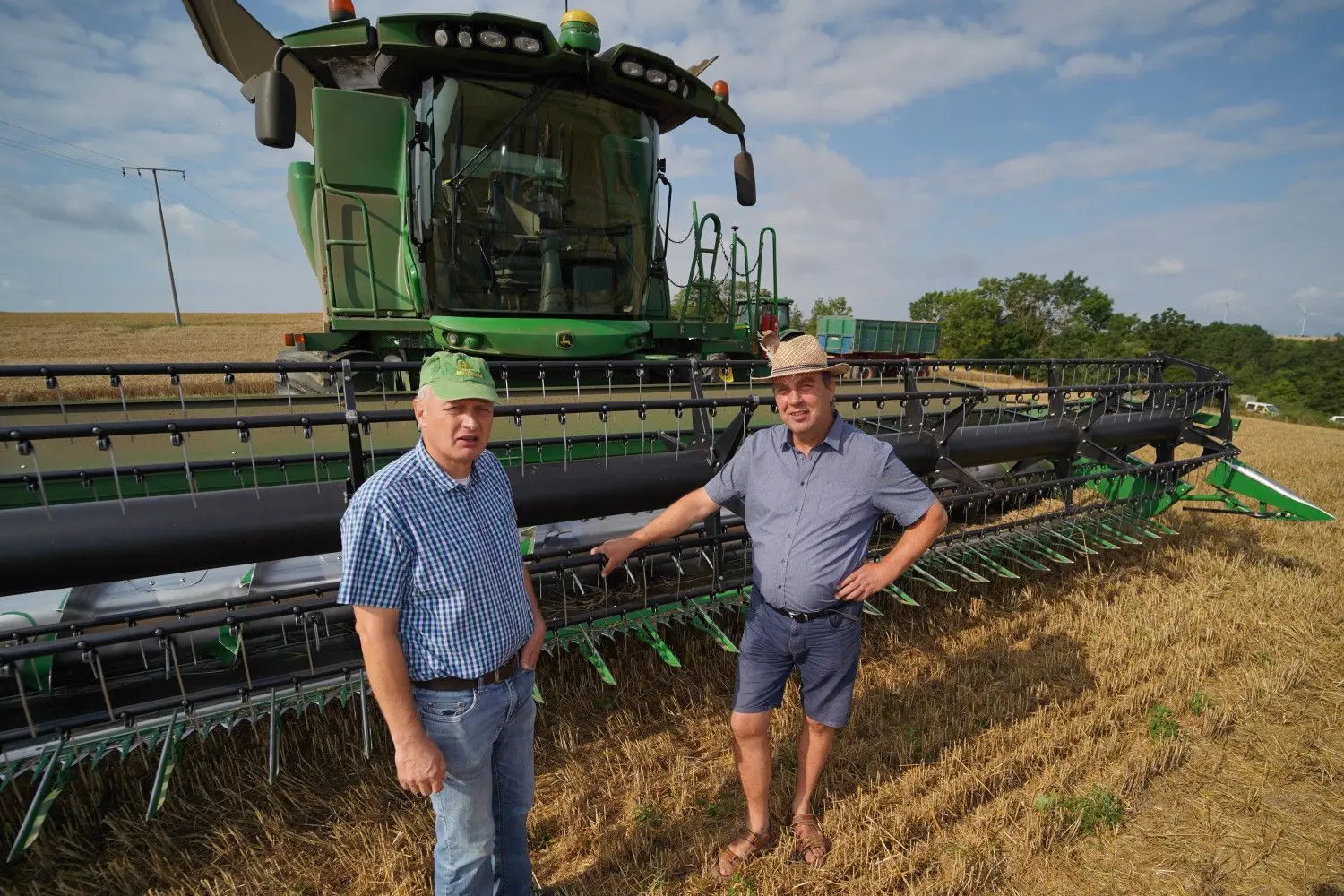 Die beiden Landwirte Lars-Andreas Sieh (links) und Knut Büttner-Janner berichten von der schwierigen Lage in der Landwirtschaft.