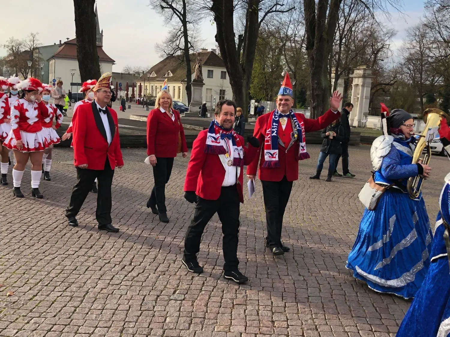 Einmarsch des Karnevalsumzuges auf die Oranienburger Schlossfreiheit.
