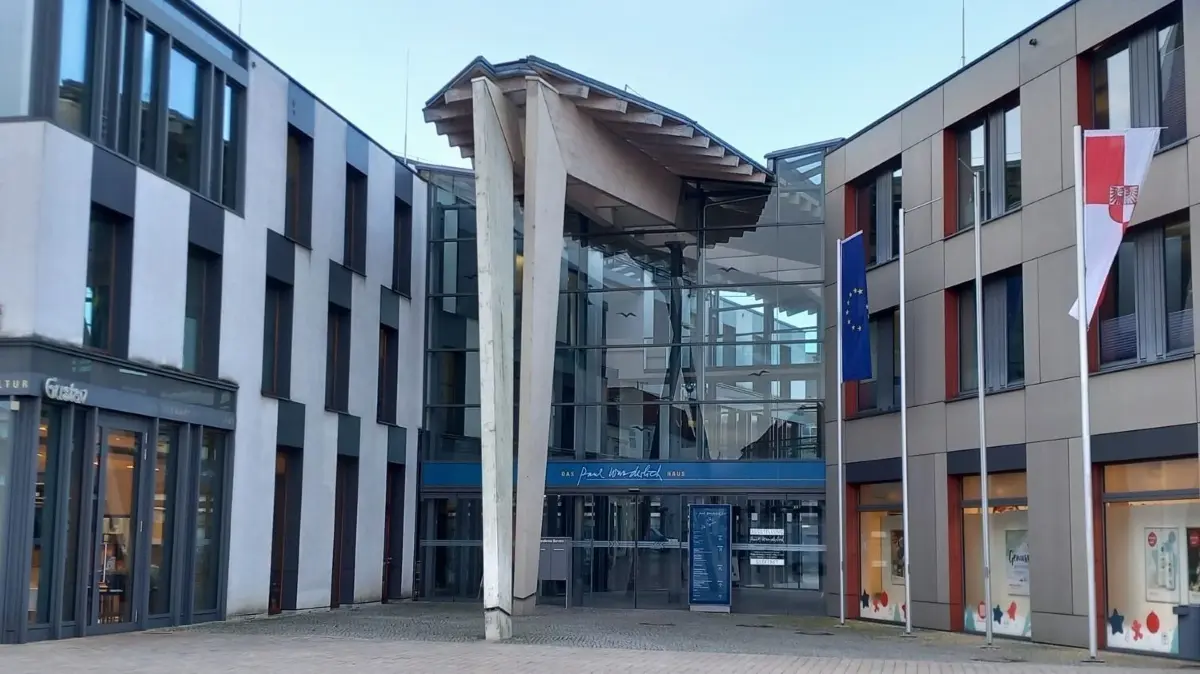 Paul-Wunderlich-Haus in Eberswalde: Der Landkreis Barnim kann nun wieder unter Normalbedingungen arbeiten. Die vorläufige Haushaltsführung ist beendet, Projekte sind nicht in Gefahr.