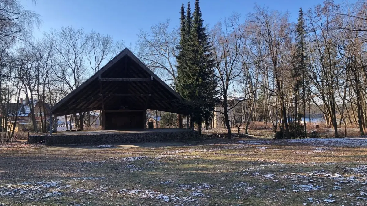 Programm für Kulturmagnet: Noch schlummert die Location.
Woltersdorf, 8.1.2024 - Maiwiese - Neues Programm für Kulturmagnet: Was ist los in Woltersdorf? Lokation schlummert noch.