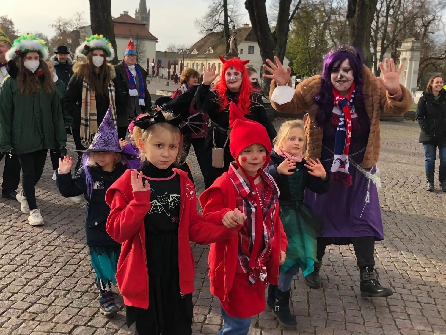 Karneval in Oranienburg Karneval in Oranienburg, der Lehnitzer Karnevalklub stürmt das Schloss