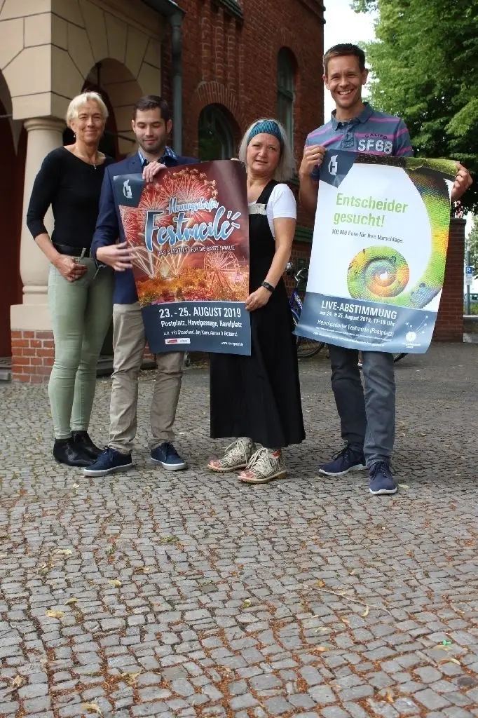 Heike Ottilige, Tom Zips und Andreas Stadtaus (von links) freuen sich auf die Festmeile. Während der Party kann über den Bürgerhaushalt abgestimmt werden, den Daniel Eggers verantwortet.