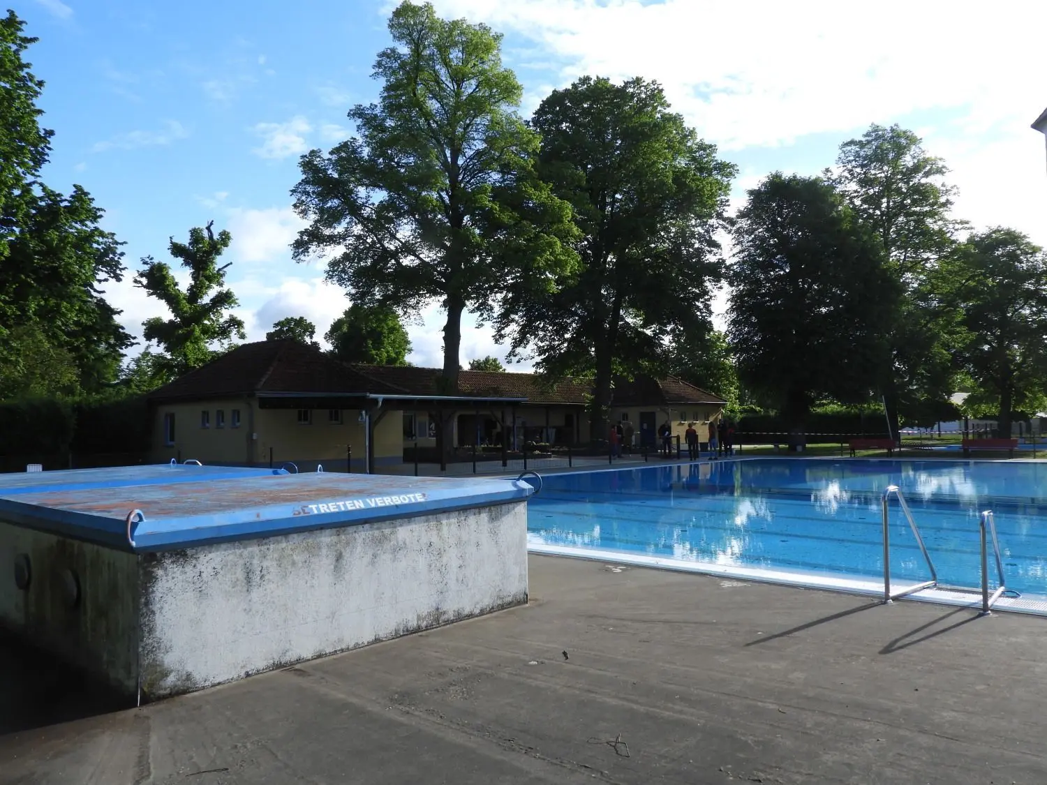 In den 90er Jahren kam es wiederholt zu Umbauten.