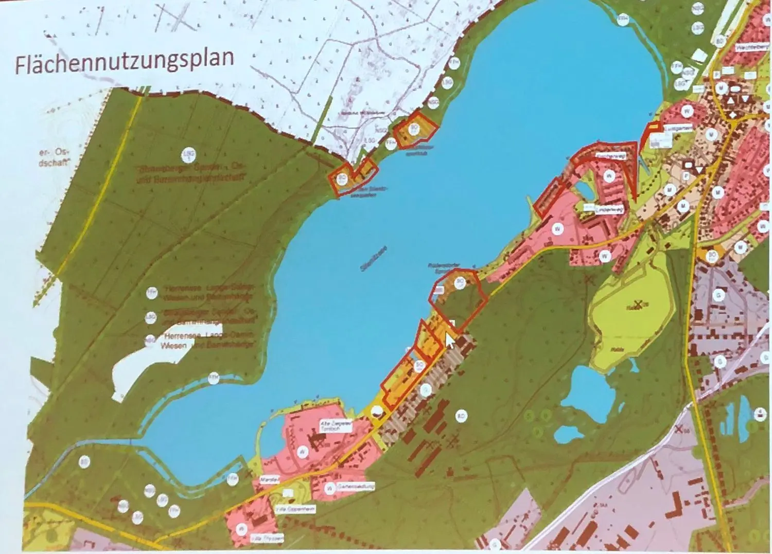 Firmenziele: Die rot umrandeten Flächen in ihrem Eigentum will die Stienitzsee Real Estate GmbH entwickeln.