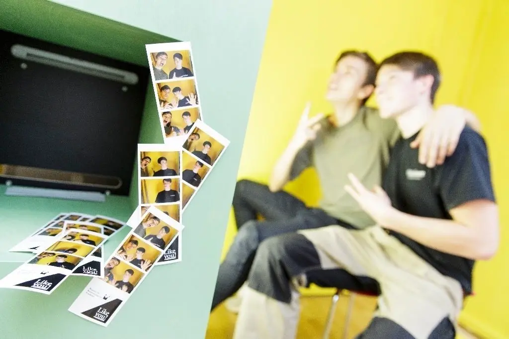 Zusammen Spaß haben: Das kann man auch direkt in der Ausstellung, etwa in der Fotobox