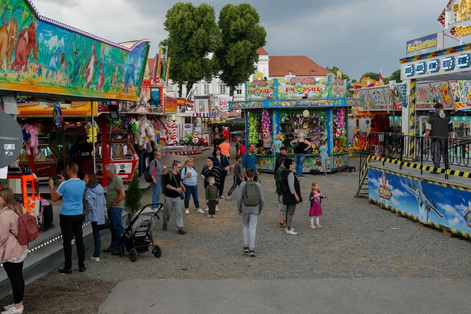 Stadtfest 2023 in Oranienburg - Rummel, Regen, Fahrgeschäfte und jede Menge Musik.