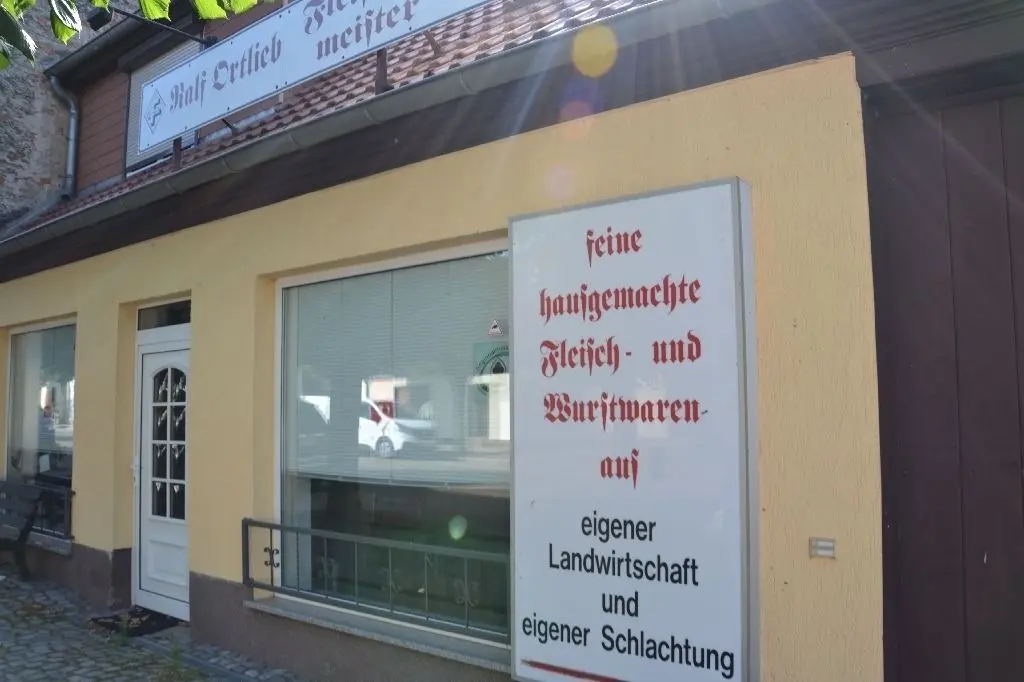 Geschlossen: Ortlieb verkauft seine Produkte künftig nur noch in Althüttendorf. Der letzte handwerklich arbeitende Fleischer geht.