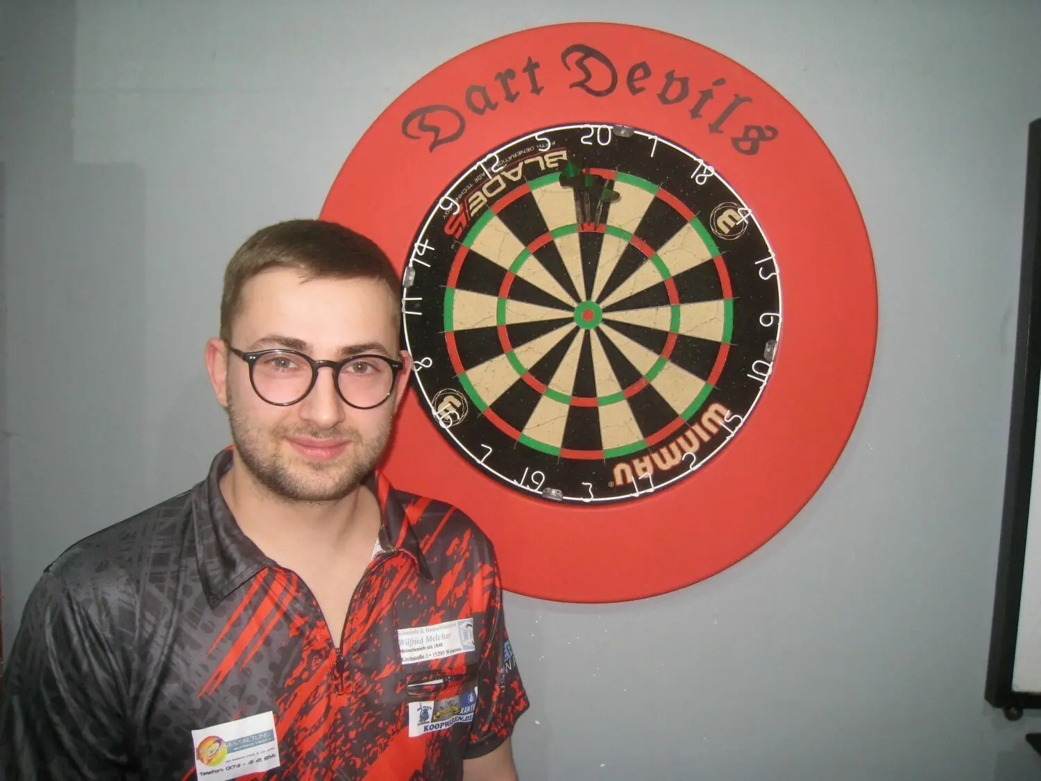 4 Jungs Auf Dem Weg In Die Bundesliga Teil 5 Darts in Eisenhüttenstadt: Tom Hammermeister auf dem Weg in die