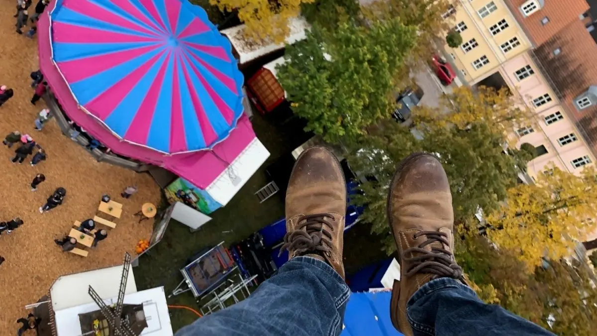 Nichts für schwache Nerven oder Mägen: der Martinimarkt 2023 in Neuruppin. Was der Besuch der größten Kirmes zwischen Ostsee und Berlin kostet.
Martinimarkt 2023 in Neuruppin