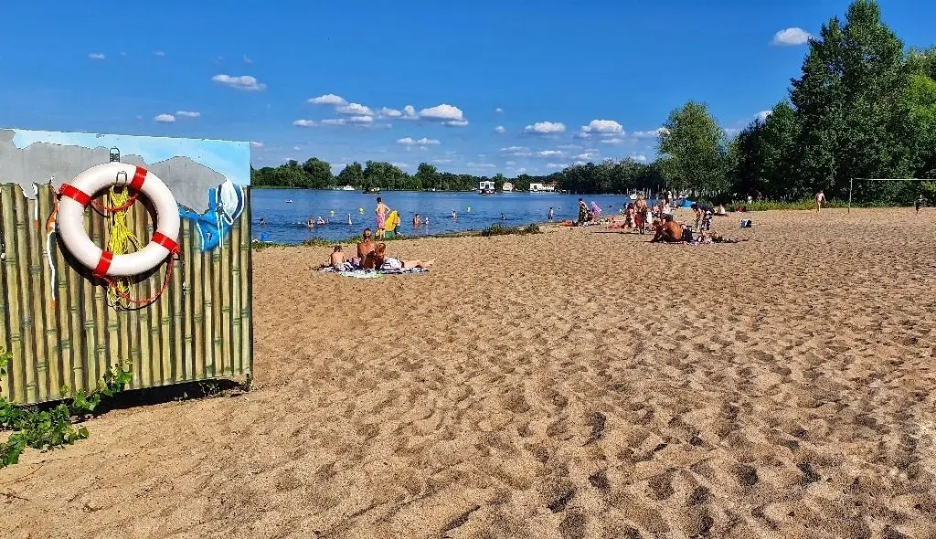 Strand satt!