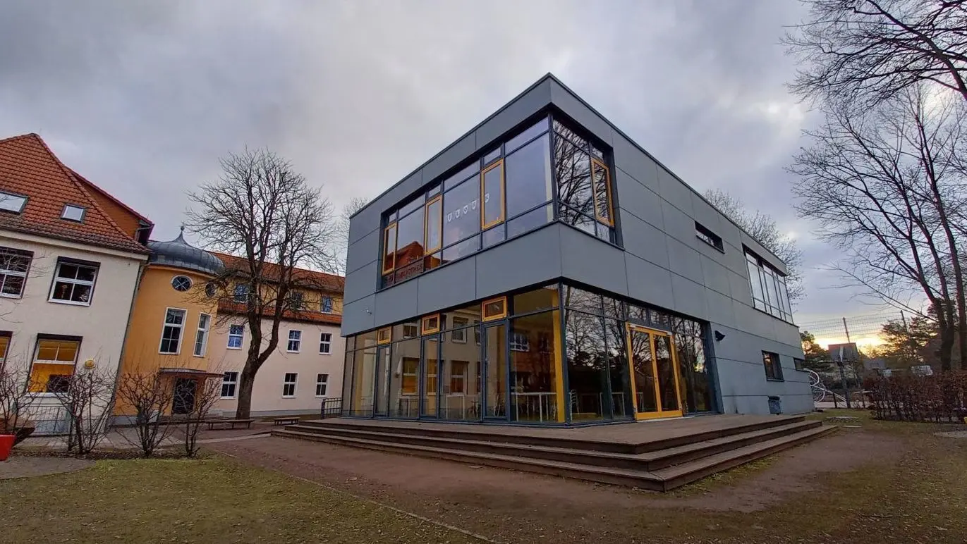 Der Anbau der Grundschule aus dem Jahr 2006: Die Bibliothek ist hier untergebracht.