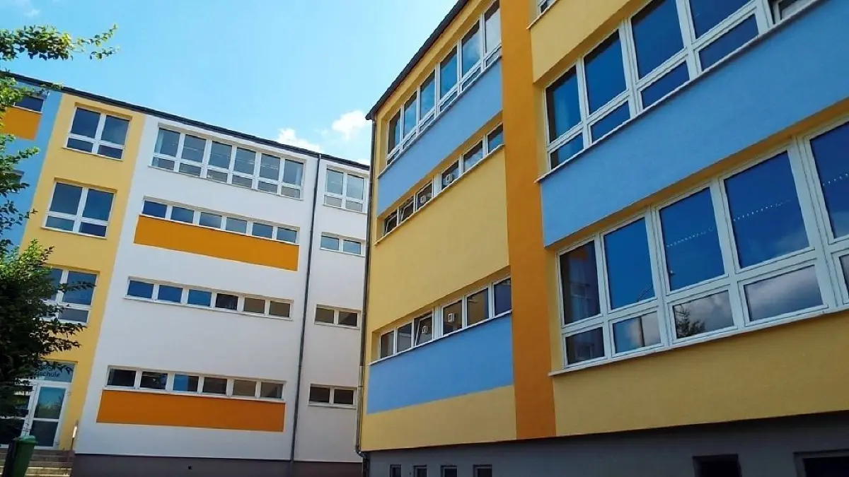 Drei-Seen-Grundschule Fürstenberg.
Neue Fassade Drei-Seen-Grundschule Fürstenberg 24.8.16