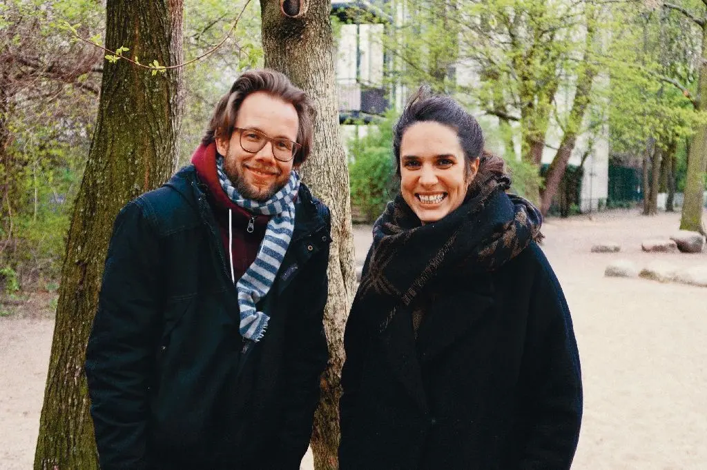 Entspannte Verleger: Die Berliner Johannes Klaus und Marianna Hillmer von Reisedepeschen