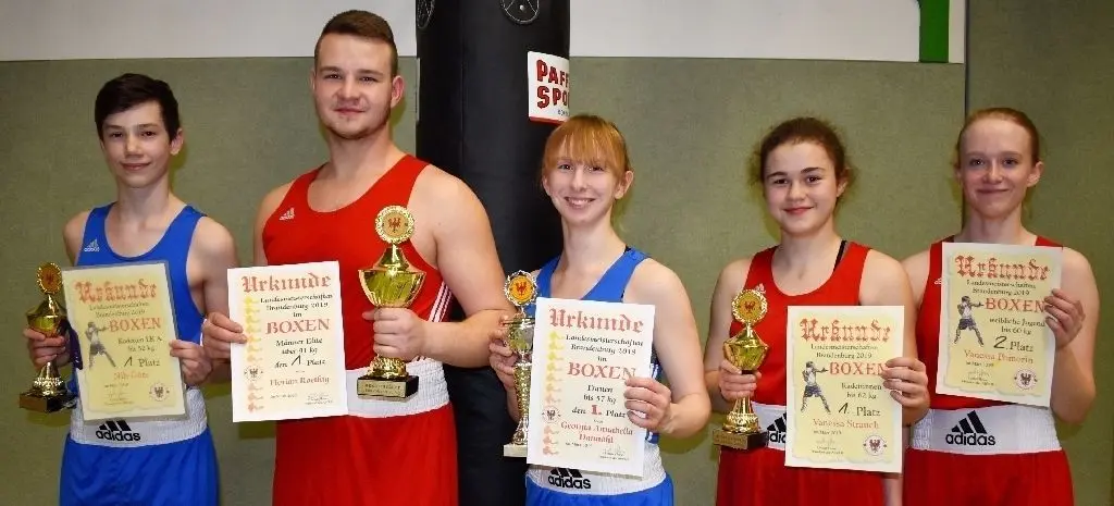 Sie gingen bei der Landesmeisterschaft für den BC Oberhavel an den Start: Nils Görs (von links), Florian Roethig, Georgia Annabella Dannöhl, Vanessa Strauch und Vanessa Pomorin.