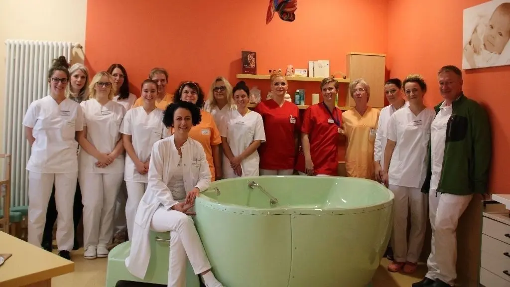 Das Team aus Hebammen, Ärzten und Kinderkrankenschwestern freut sich darauf, dass ab 2. Dezember der Kreißsaal der Havelland-Kliniken wieder seinen regulären Betrieb aufnehmen kann.