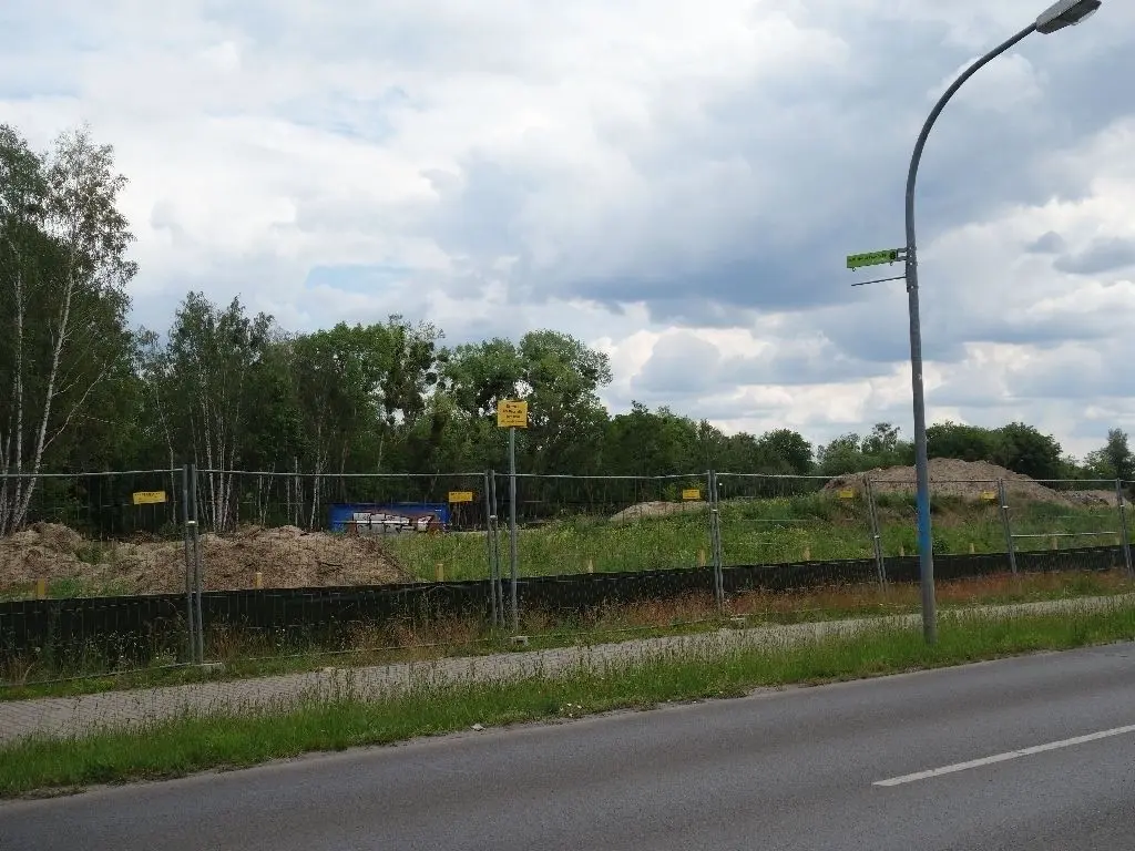 Auf diesem Areal an der Seegefelder Straße entsteht der neue Park-and-Ride-Platz in Falkensee.