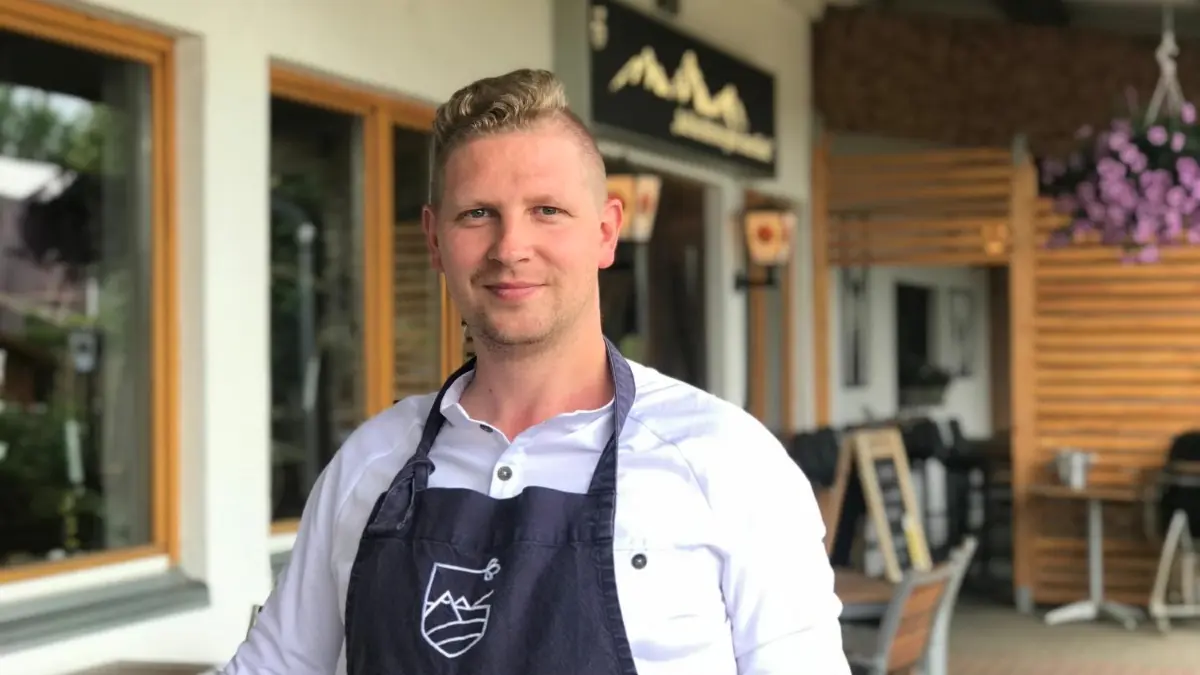 Michael Karow hatte die Restaurant-Idee für das Dorf Stolpe, das nur zehn Minuten von Berlin entfernt liegt.
Michael Karow, Almrausch, Stolpe