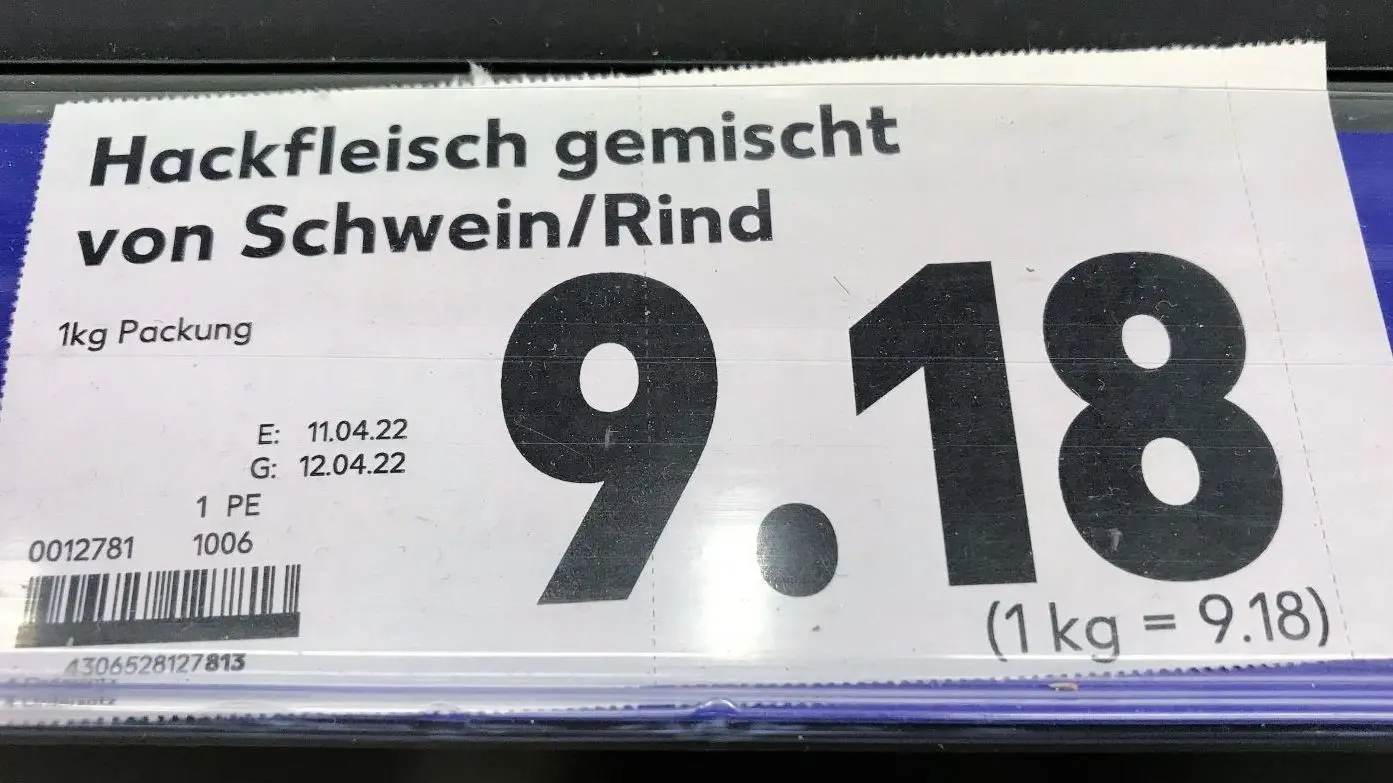 Preisanstieg in zehn Wochen um mehr als 53 Prozent: Mischgehacktes kostet bei Kaufland und Lidl inzwischen schon 9,18 Euro je Kilogramm.