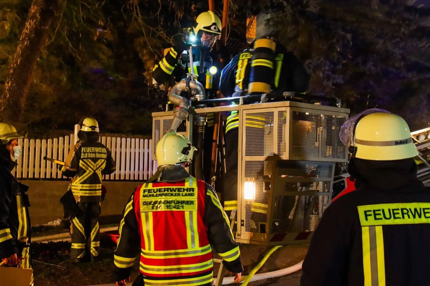 50 Einsatzkräfte waren in der Nacht zu Ostermontag im Einsatz.