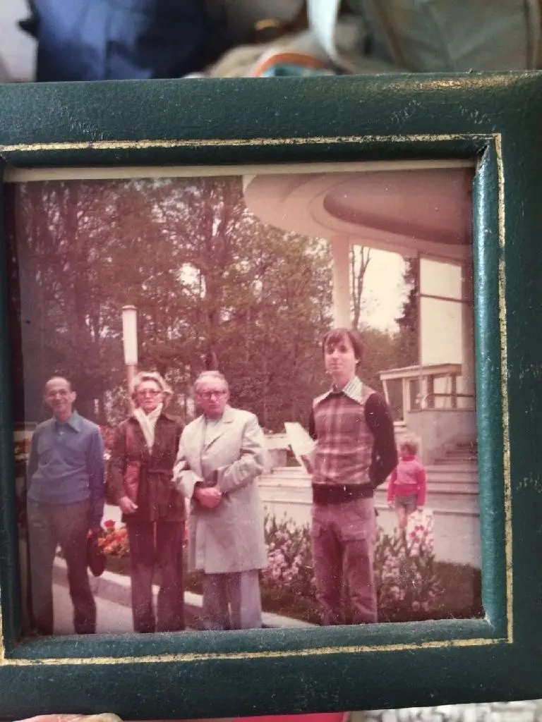 1969: Gerda und ihr Bruder Rudolph Brandt (Paar in der Mitte)
