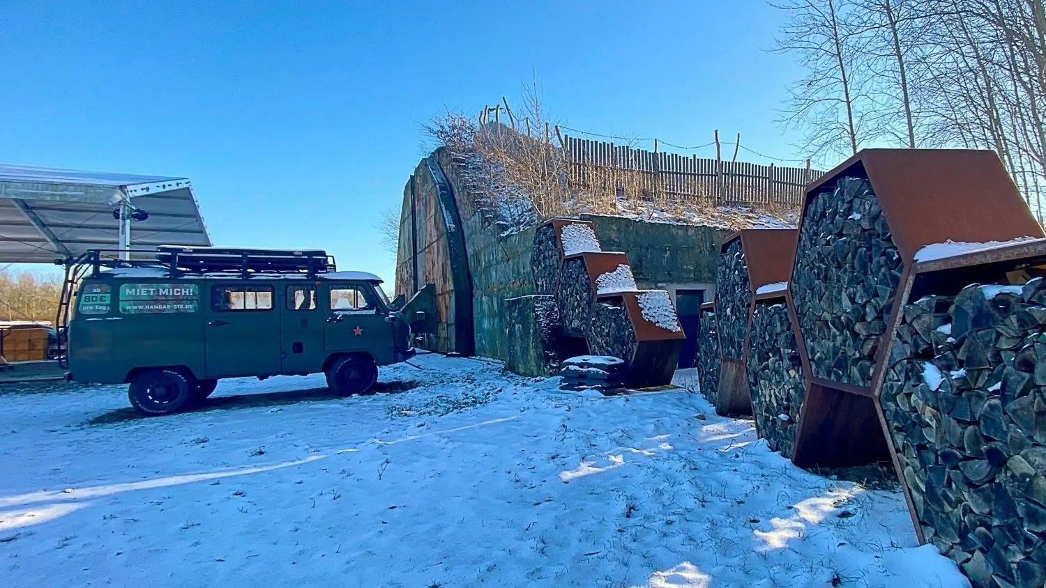 Hangar 312 in Neuruppin Wie Christian Juhre auf EbayKleinanzeigen