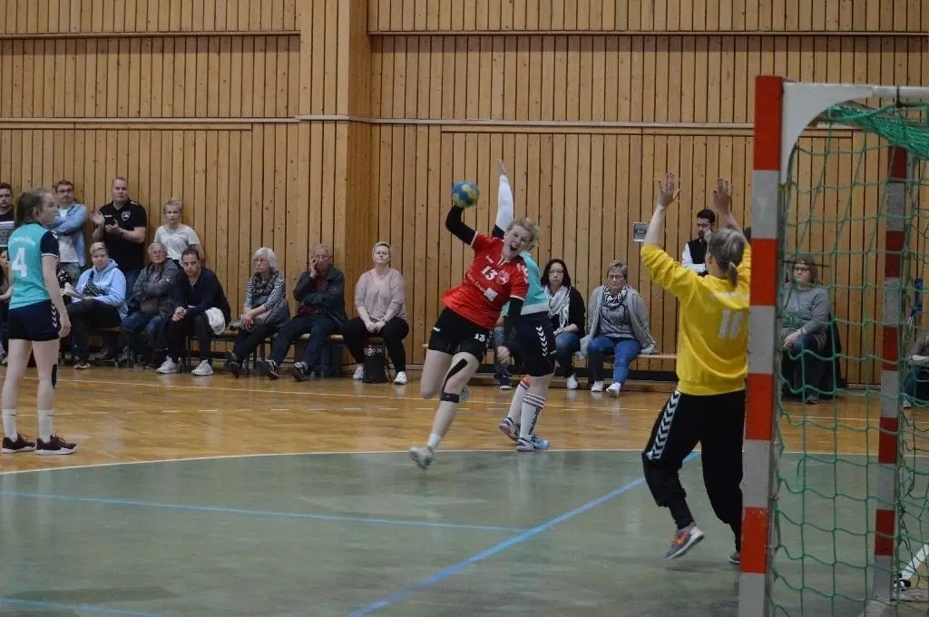 Jasmin Melzer war an diesem Tag kaum zu stoppen, zehn Tore steuerte sie zum souveränen Sieg bei.