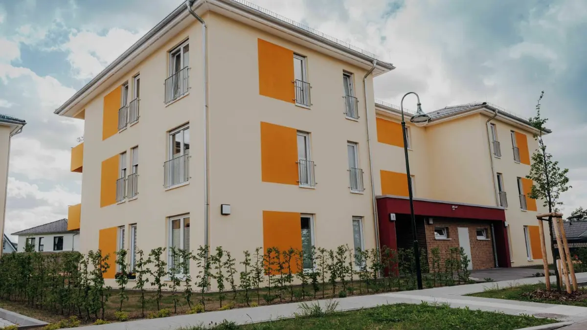 Die ersten Neubauten im Ballonviertel in Bernau hat die Wohnungsgenossenschaft Einheit bereits im vergangenen Jahr fertiggestellt. Nun sind die nächsten an der Reihe. Mit der Vermietung wird bald begonnen.
Die ersten Neubauten hat die Wohnungsgenossenschaft Einheit bereits im vergangenen Jahr fertiggestellt. Nun sind die nächsten an der Reihe. Mit der Vermietung wird bald begonnen.