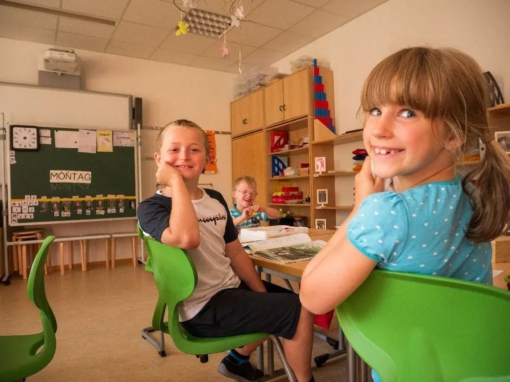 Johanna Krüger, Arthur Löffler und Zacharias Nicäus besuchen die Sonnenklasse.