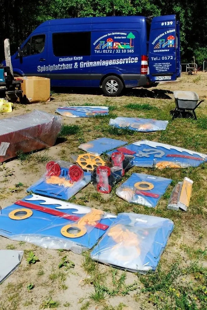 Vor der Montage: Wer jemals seine eigene Küche aufgebaut hat, kennt die Situation. Einzelteile sortieren, zusammenlegen und hoffen, dass alles vollständig ist und zusammen passt.