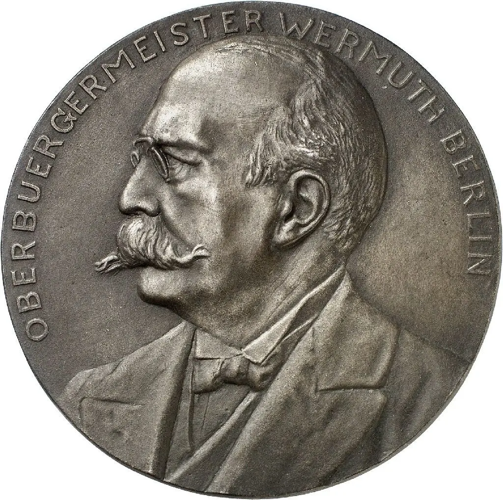 Architekt von Groß-Berlin: Oberbürgermeister Adolf Wermuth (1855–1927) auf einer Eisenguss-Medaille von 1916