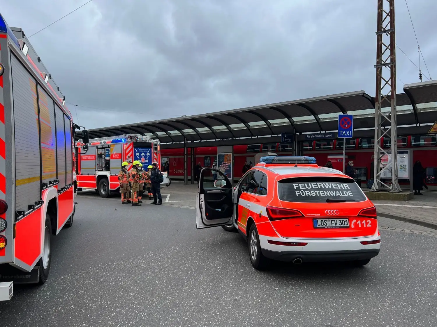 Brand in Fürstenwalde: Bahnhof für Zugverkehr gesperrt – RE1 nach ...