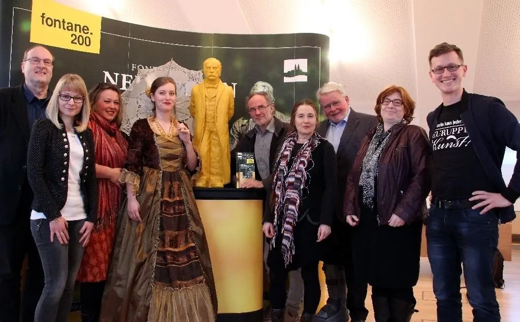 Kulturschaffende mit vielen Ideen: Die privaten Akteure und Vereine aus der Region arbeiten eng mit Neuruppins Fontanebotschafter Mario Zetzsche (rechts) zusammen.