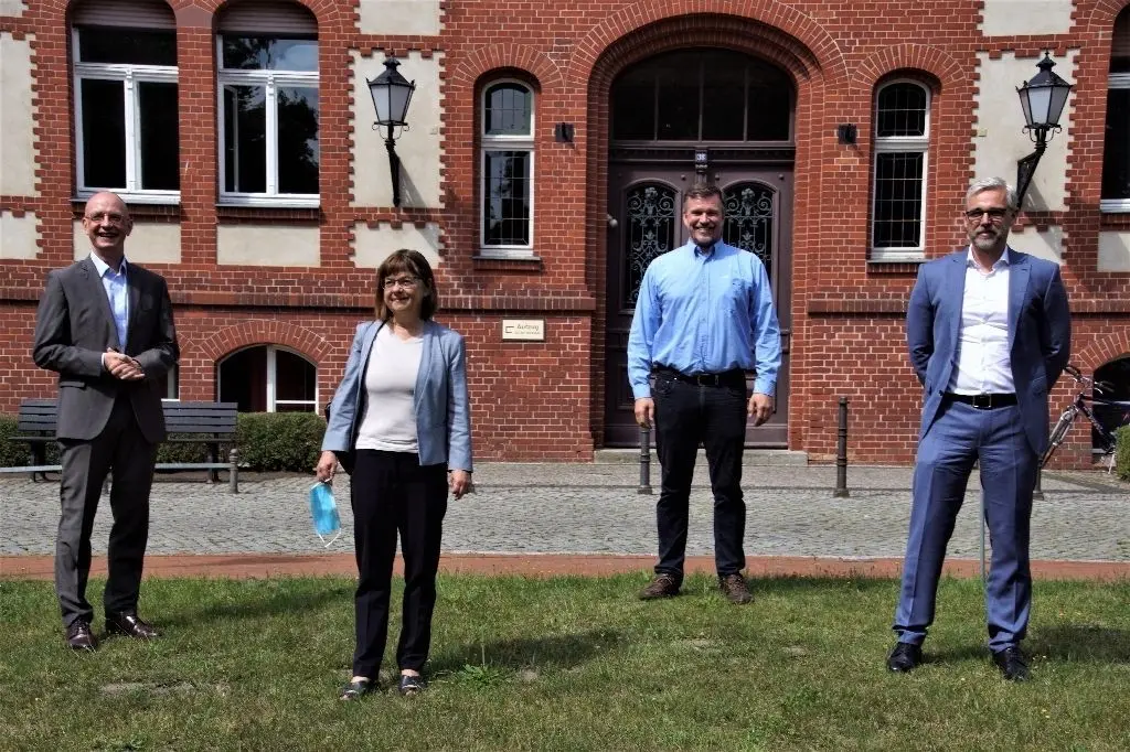 Gesprächsrunde mit Dr. Matthias Voth, Dr. Ursula Nonnemacher, Ralf Reinhard und Klinik-Geschäftsführer Dr. Gunnar Pietzner (von links).