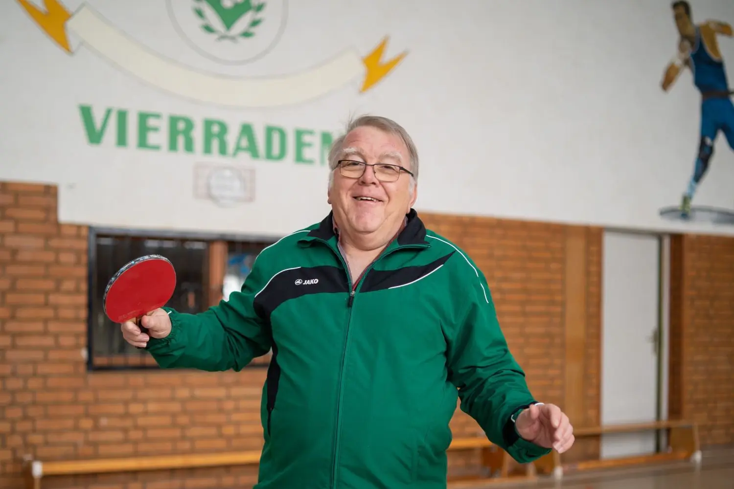 Ausgezeichnet: Der Tischtennisspieler Wolfgang Groß, langjähriger Vereinschef vom VfL Vierraden, erhielt den Ehrenpreis der Schwedter Bürgermeisterin 2022.