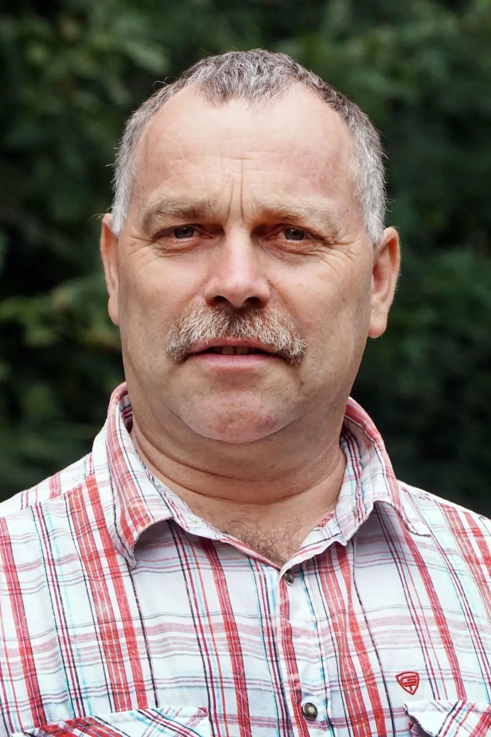 Achtet immer auf seine Stimme: Der Wandlitzer Jürgen Hintze sitzt für BVB/Freie Wähler im Kreistag Barnim. Er lässt sein Stimmverhalten immer im Protokoll vermerken.