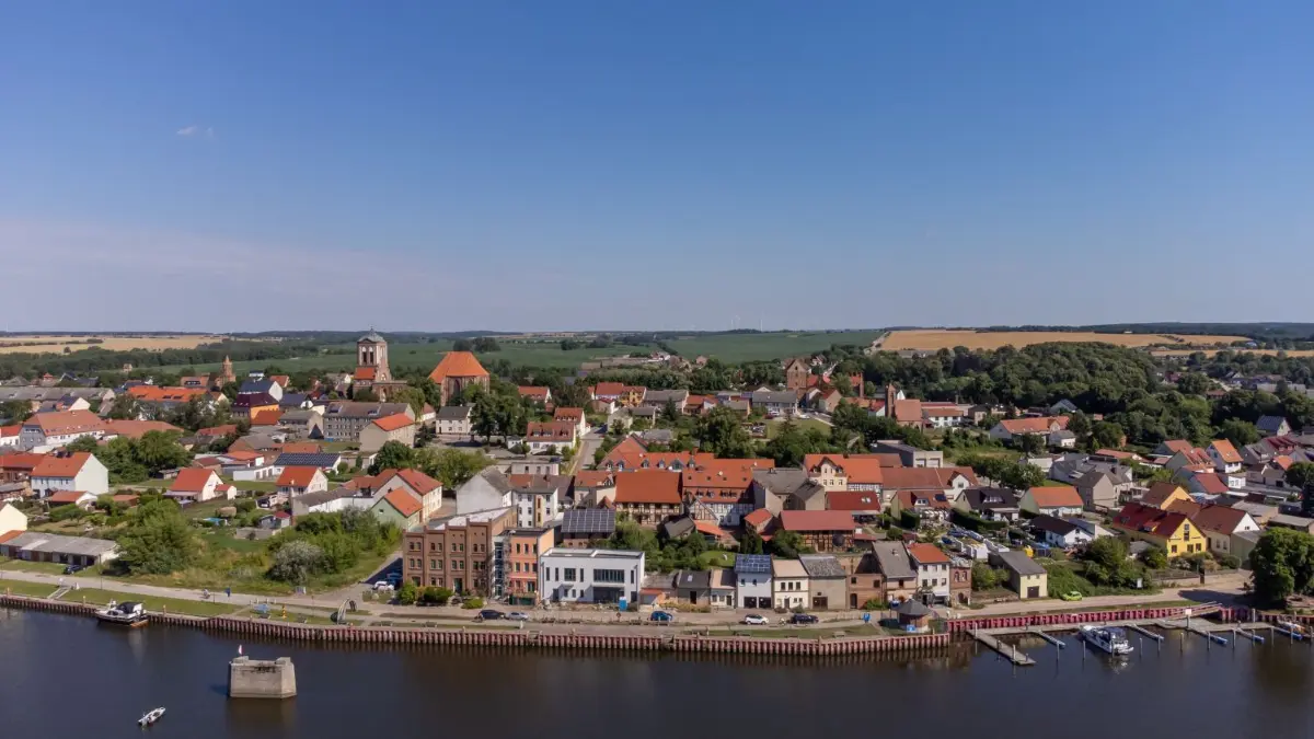 Gartz aus der Luft - 775 Jahre gibt es die Oderstadt im kommenden Jahr. Viele Bürger wünschen sich ein schönes Ortsjubiläum. Doch wird es dafür genug Geld geben?