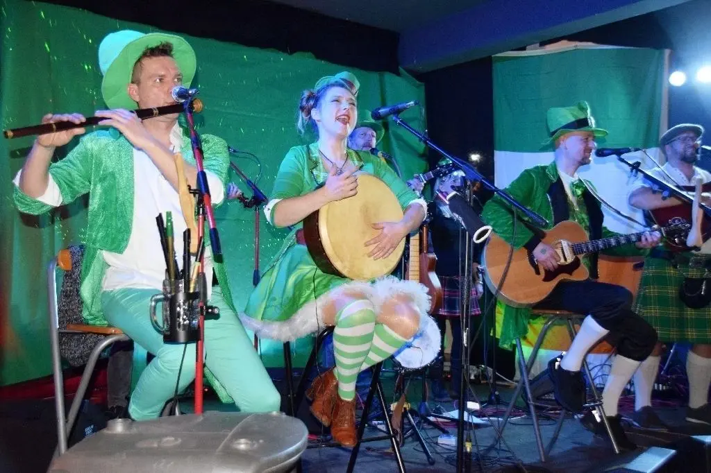Die Oranienburger Band Stout Scouts feierte in den irischen Nationalfeiertag "St. Patrick’s Day" hinein.