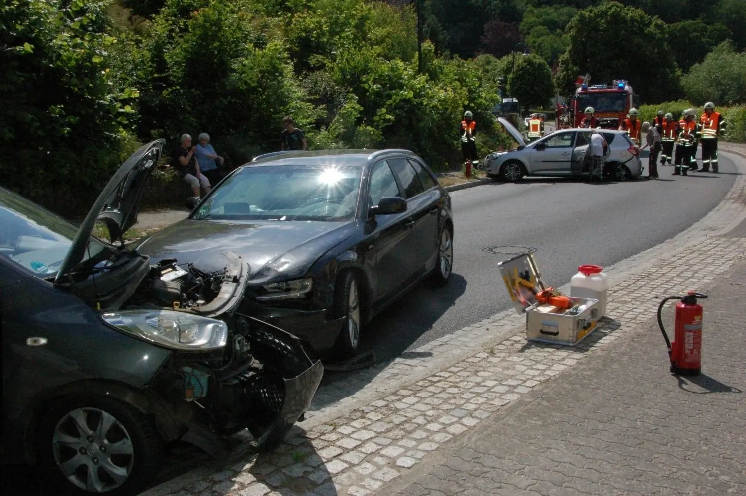 Sperrung: Drei Autos waren am 13. Juni um 14.40 Uhr in einen Unfall auf der B167 in Falkenberg verwickelt.