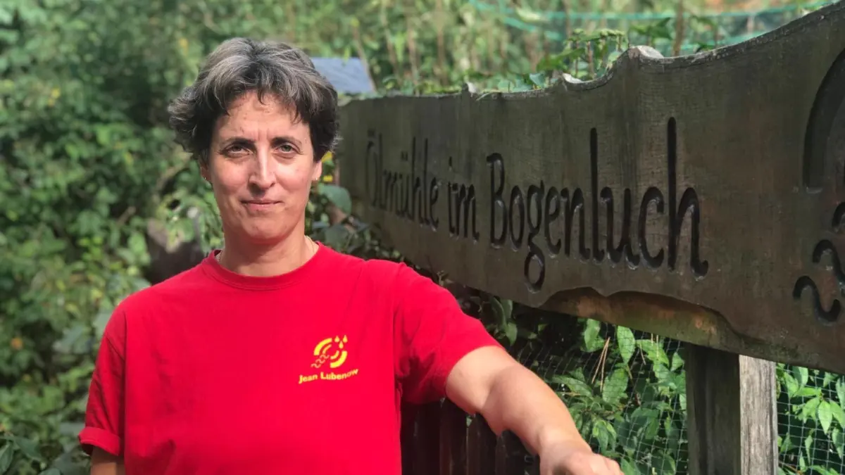 Jean Lubenow stellt in ihrer Ölmühle in Borgsdorf, das zu Hohen Neuendorf gehört, über 20 Sorten frisch gepresste Speiseöle her.
Ölmühle Borgsdorf, Jean Lubenow