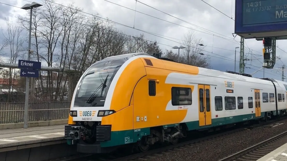 RE1 am Bahnhof Erkner: Die Odeg kündigt die nächsten Ausfälle an.
RE1 am Bahnhof Erkner