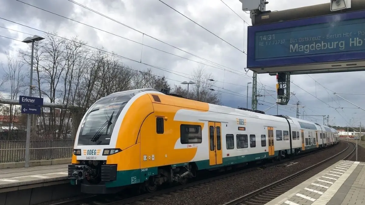 RE1 am Bahnhof Erkner: Die Odeg kündigt die nächsten Ausfälle an.
RE1 am Bahnhof Erkner