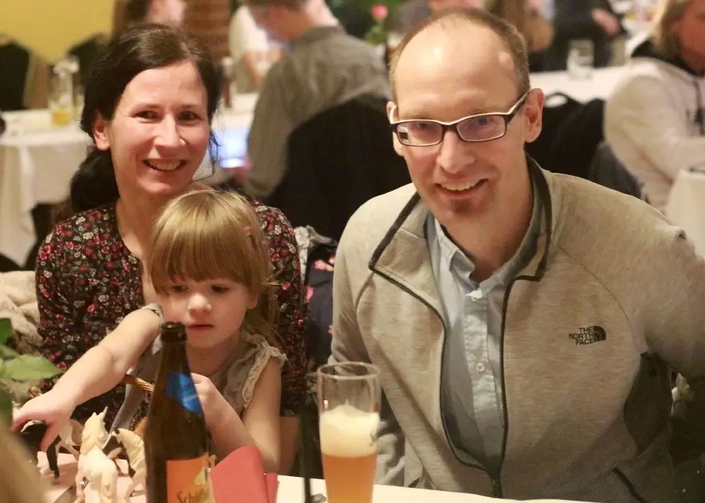 Familienausflug: Carolin Mattern (Siegerin 2013, 2014, 2016, 2018, 2019), Thomas Gogolin (Sieger 2007, 2011, 2012, 2013, 2014, 2015, 2016, 2018) mit der vierjährigen Tochter und Läuferin Ella Charlotte