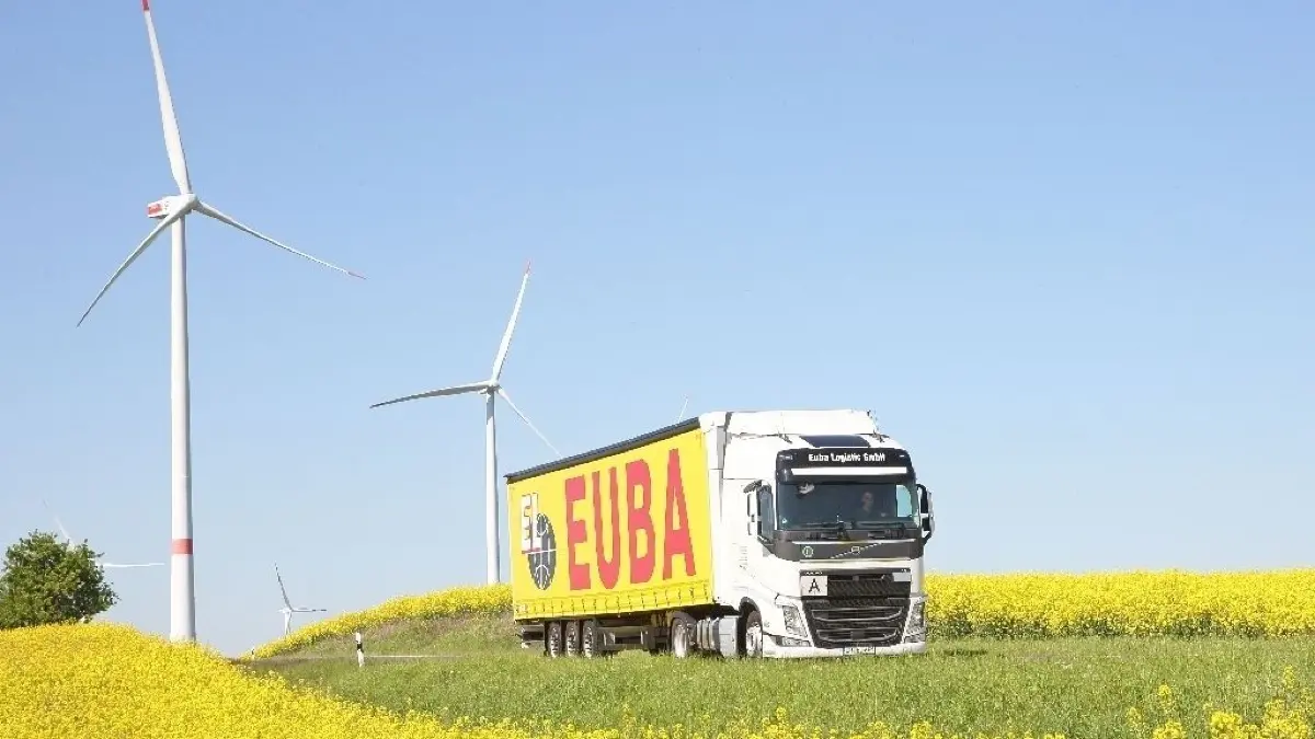 Unterwegs in Deutschland: Die Trucks der Angermünder Speditionsfirma Euba Logistic sind überall auf deutschen Autobahnen und Bundesstraßen anzutreffen und werben für die Uckermark.
Unterwegs in Deutschland: Die Trucks der Angerm?nder Spedittionsfirma Euba Logistic sind ?berall auf bundeseutschen Autobahnen anzuttreffen und werben auch f?r die Uckermark.