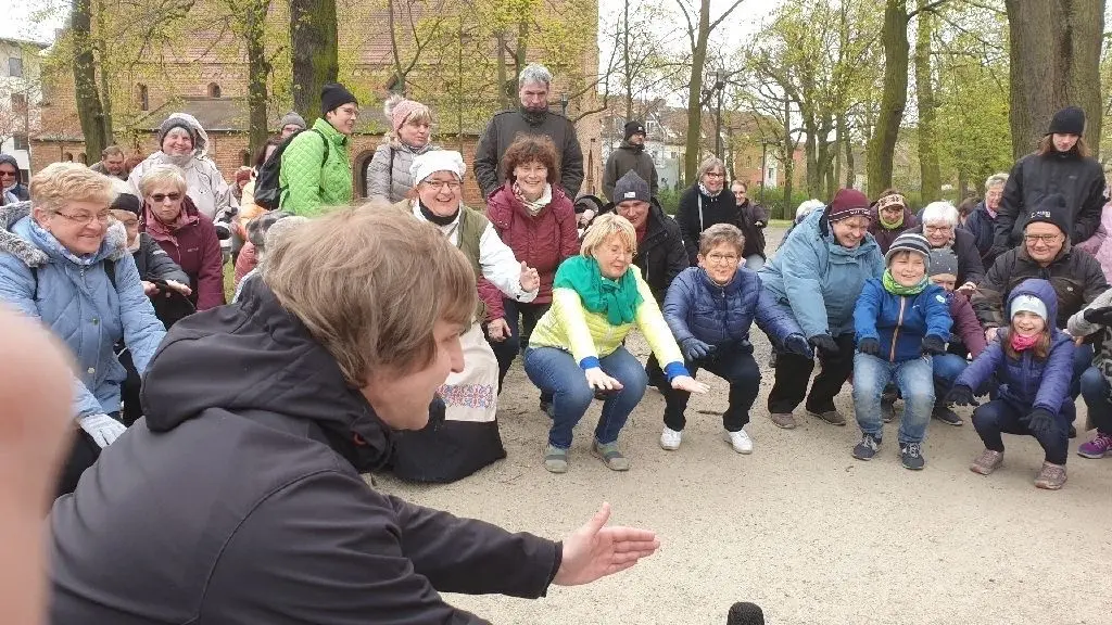 Wer "3.000 Schritte" mitgehen will, wird von Sascha Höhnel (Promnitz) stets gut erwärmt auf den Weg gebracht.