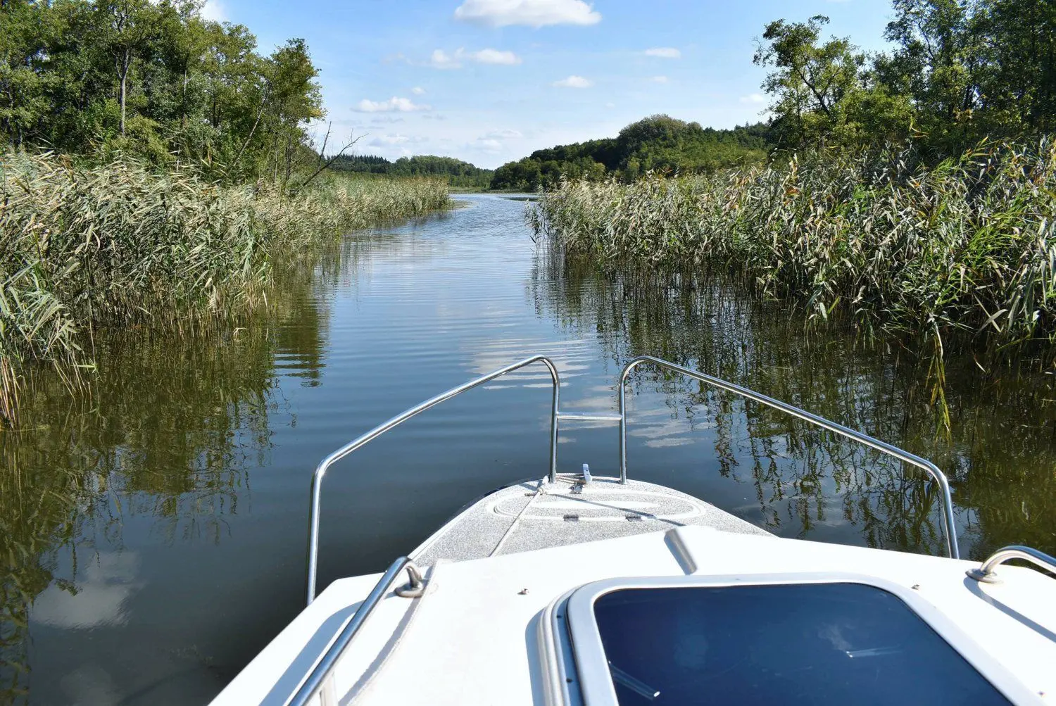 Der Große und der Kleine Wentowsee im Norden Oberhavels weisen Sichttiefen von unter einem Meter auf – hier im Bild ist der Verbindungskanal zwischen beiden Gewässern zu sehen.