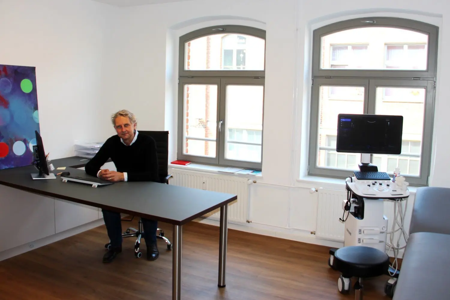 Dr. Rüdiger Schoo ist Gastroenterologe und hat eine Praxis in Bernau eröffnet.