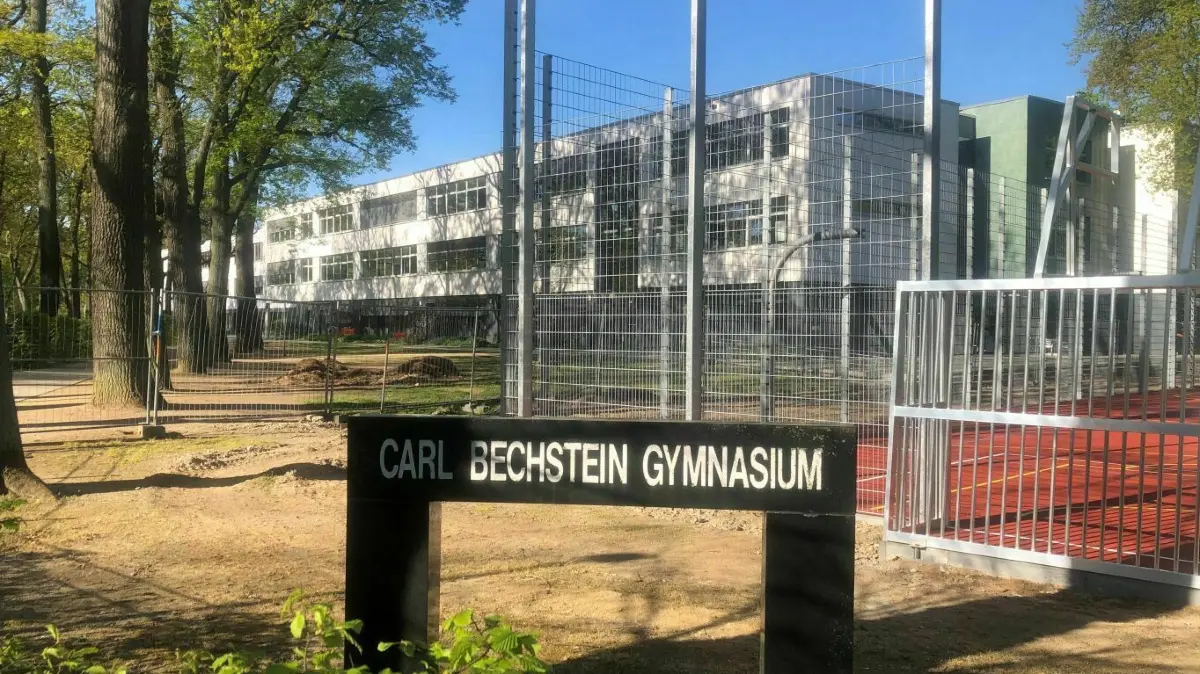 An der Belastungsgrenze: Das Carl-Bechstein-Gymnasium in Erkner gehört mit aktuell 940 Schülern zu den größten weiterführenden Schulen in Brandenburg.
Carl-Bechstein-Gymnasium in Erkner - Schule