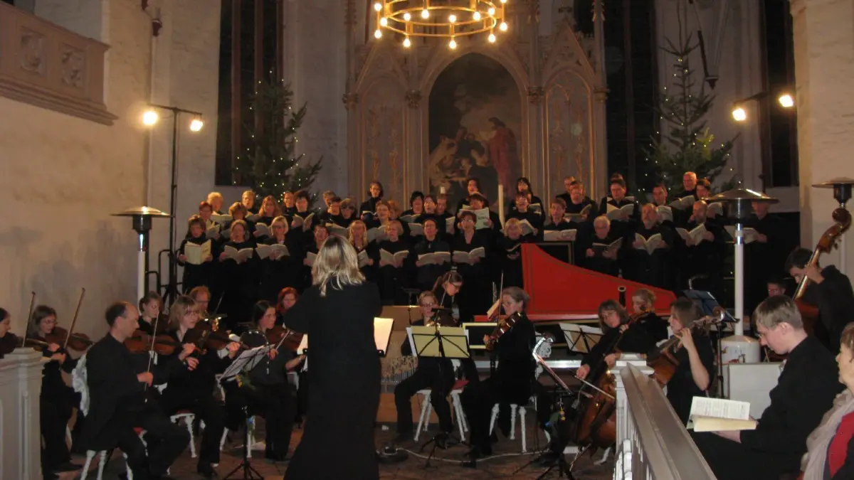 Adventskonzert der Uckermärkischen Musik- und Kunstschule „Friedrich Wilhelm von Redern“ in der Marienkirche Angermünde.
Adventskonzert der Uckermärkischen Musik- und Kunstschule